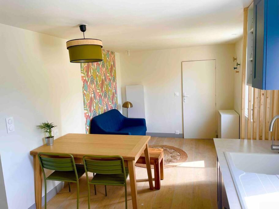 Petite Maison Avec Jardin Au Calme Флоарак Екстериор снимка