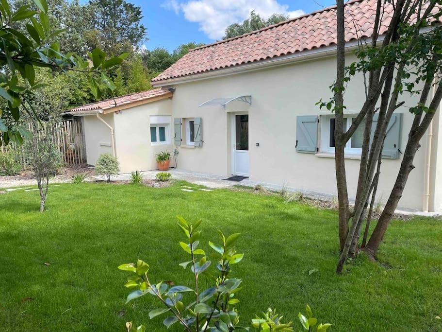 Petite Maison Avec Jardin Au Calme Флоарак Екстериор снимка